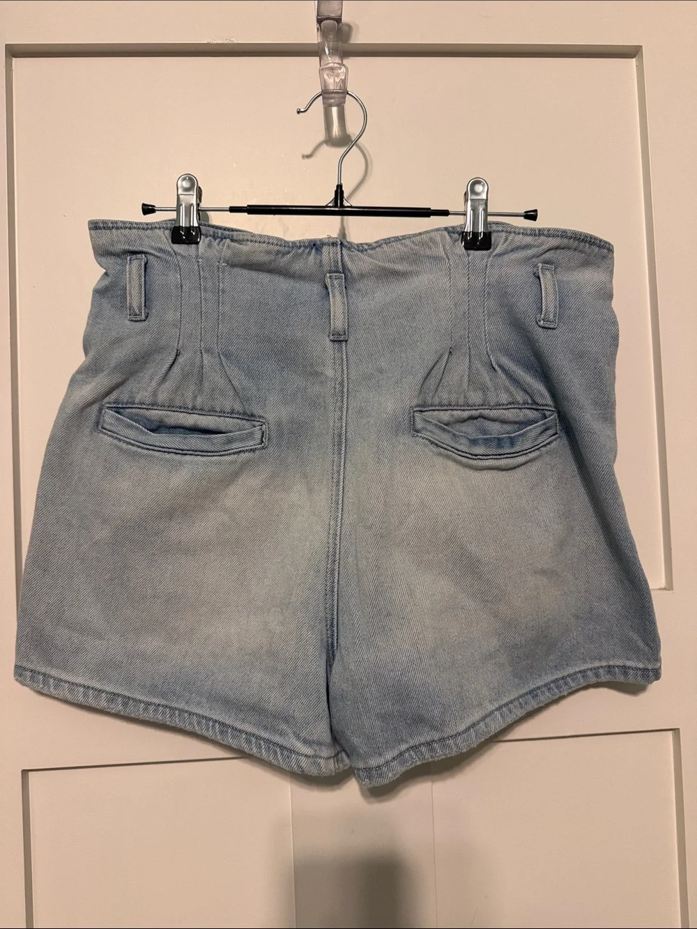 American Eagle Mom Short High-Waist Light Blue Denim Button-Front Women's Shorts